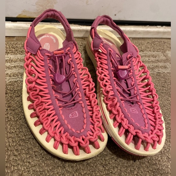 Keen Shoes - Keen UNEM Pink & Mulberry Bungee Lace Anatomical Foodbed Sandals 10 US